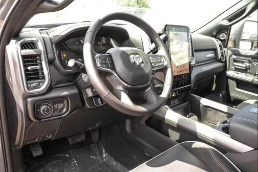 2026 RAM 2500 Laramie Crew Cab 4x4 6'4' Box