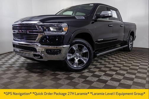 Diamond Black Crystal Pearlcoat 2022 RAM 1500 Laramie