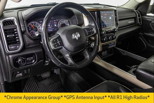 Diamond Black Crystal Pearlcoat 2022 RAM 1500 Laramie