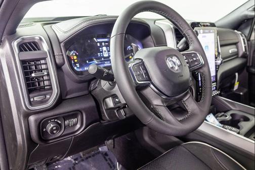 2026 RAM 3500 Laramie Crew Cab 4x4 8' Box