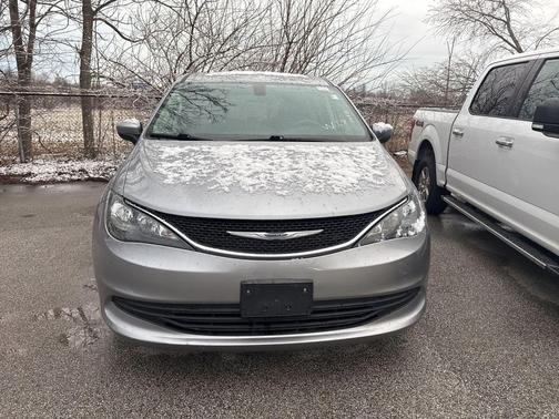 2020 Chrysler Voyager LX