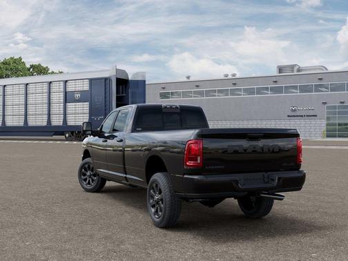 2026 RAM 3500 Laramie Crew Cab 4x4 8' Box