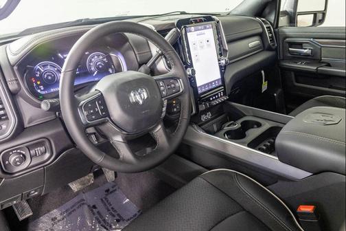 2026 RAM 3500 Laramie Crew Cab 4x4 8' Box