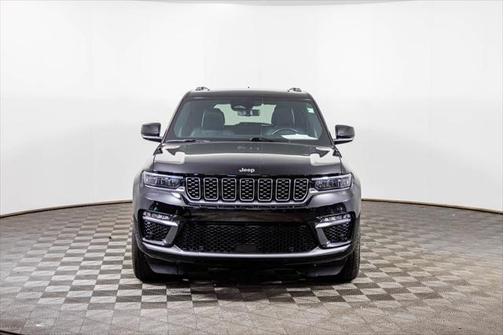 2022 Jeep Grand Cherokee Summit