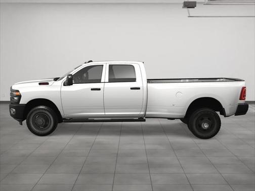 2025 RAM 3500 Tradesman Crew Cab 4x4 8' Box