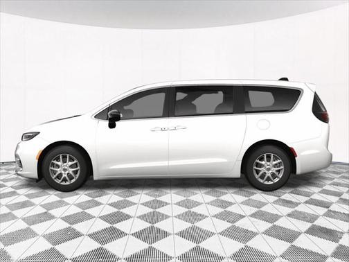 2025 Chrysler Pacifica L