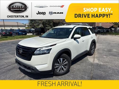 Pearl White Tricoat 2024 Nissan Pathfinder SL 4WD