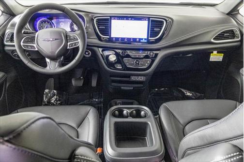 2025 Chrysler Pacifica L