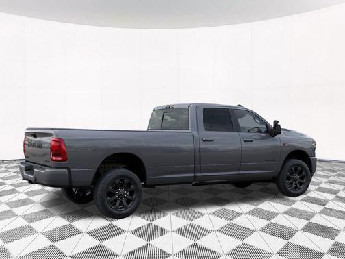 2026 RAM 3500 Laramie Crew Cab 4x4 8' Box