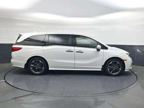 Platinum White Pearl 2024 Honda Odyssey