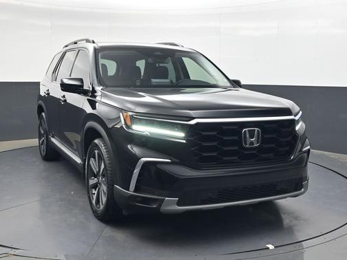 Crystal Black Pearl 2024 Honda Pilot