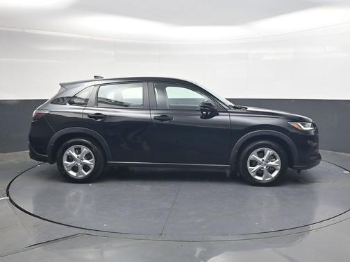 Crystal Black Pearl 2025 Honda HR-V