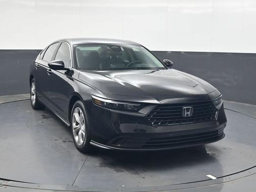 Crystal Black Pearl 2025 Honda Accord