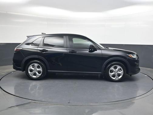 Crystal Black Pearl 2025 Honda HR-V