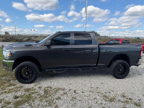 2019 RAM 2500 Tradesman Crew Cab 4x4 6'4' Box