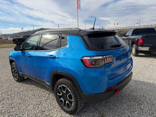 2025 Jeep Compass Trailhawk