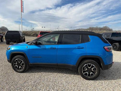 2025 Jeep Compass Trailhawk