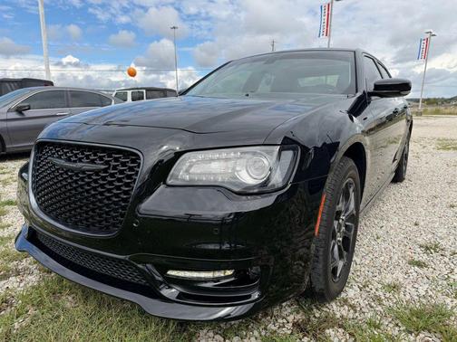 2023 Chrysler 300 Touring