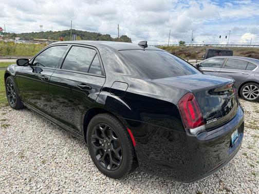 2023 Chrysler 300 Touring