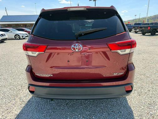 2017 Toyota Highlander SE