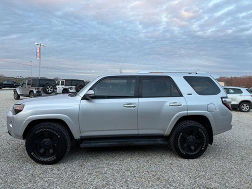 2015 Toyota 4Runner SR5 Sport Utility 4D