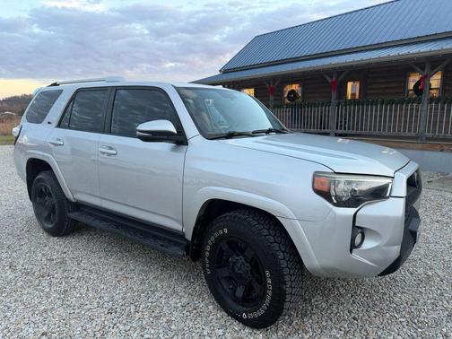 2015 Toyota 4Runner SR5 Sport Utility 4D
