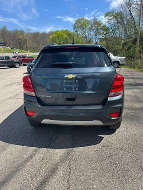 Shadow Gray Metallic 2022 Chevrolet Trax LT