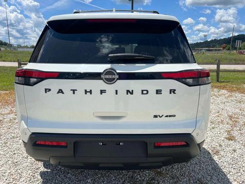 2024 Nissan Pathfinder SV 4WD