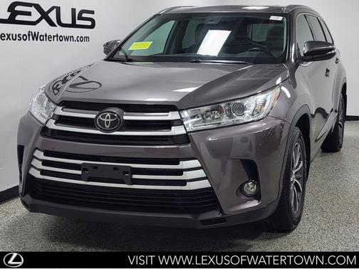 Predawn Gray Mica 2018 Toyota Highlander XLE
