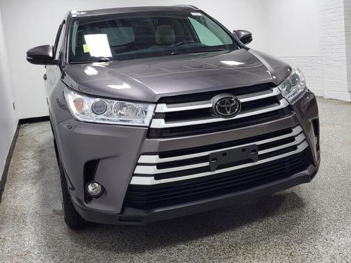 Predawn Gray Mica 2018 Toyota Highlander XLE
