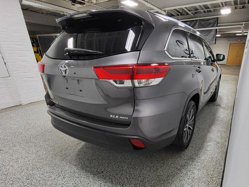 Predawn Gray Mica 2018 Toyota Highlander XLE
