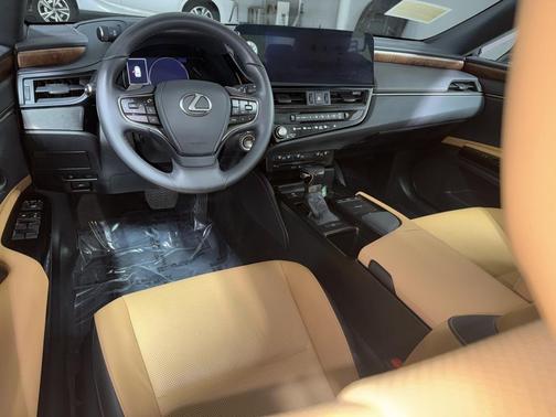 2022 Lexus ES 350 Base