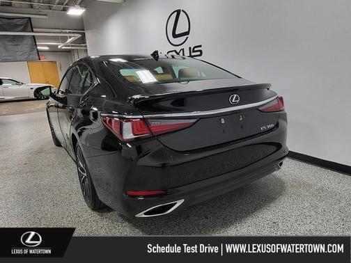 2022 Lexus ES 350 Base
