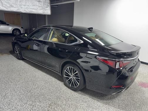2022 Lexus ES 350 Base