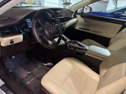 2017 Lexus ES 350 Base