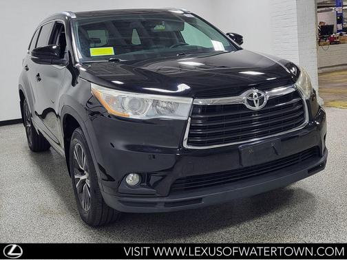Midnight Black Metallic 2016 Toyota Highlander XLE
