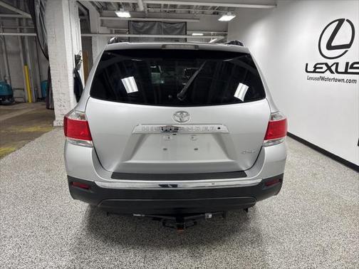 2012 Toyota Highlander SE