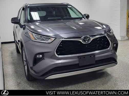 Magnetic Gray Metallic 2021 Toyota Highlander Platinum