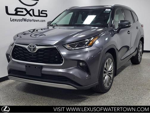 Magnetic Gray Metallic 2021 Toyota Highlander Platinum