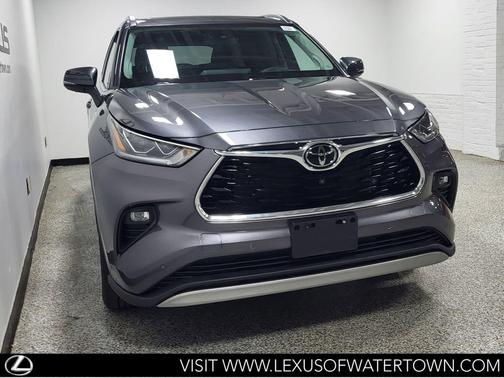 Magnetic Gray Metallic 2021 Toyota Highlander Platinum
