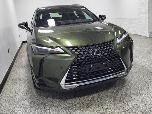 Nori Green Pearl 2023 Lexus UX 250h Base