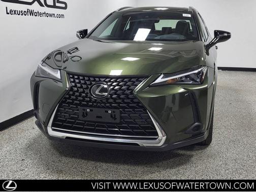 Nori Green Pearl 2023 Lexus UX 250h Base