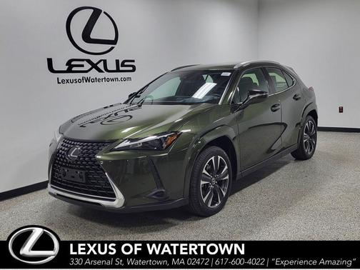 Nori Green Pearl 2023 Lexus UX 250h Base