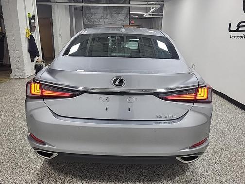 2024 Lexus ES 350 Base