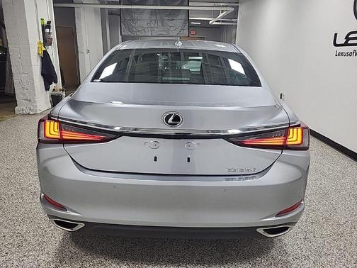 2024 Lexus ES 350 Base