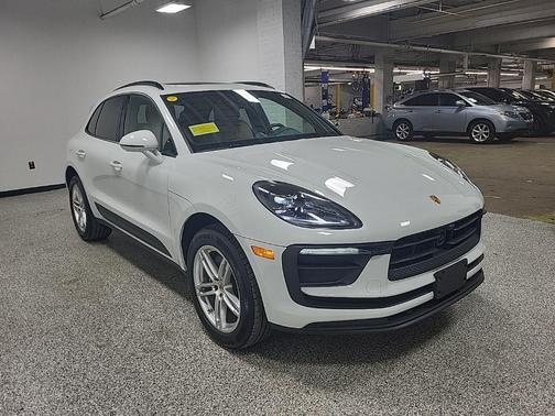 2025 Porsche Macan Base