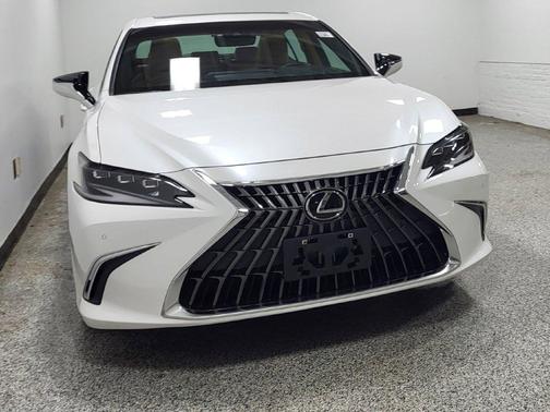 Eminent White Pearl 2024 Lexus ES 300h Base