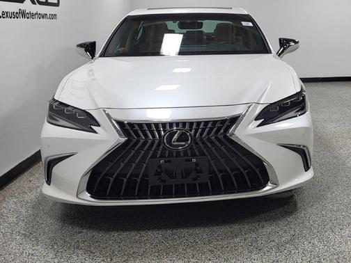 Eminent White Pearl 2024 Lexus ES 300h Base