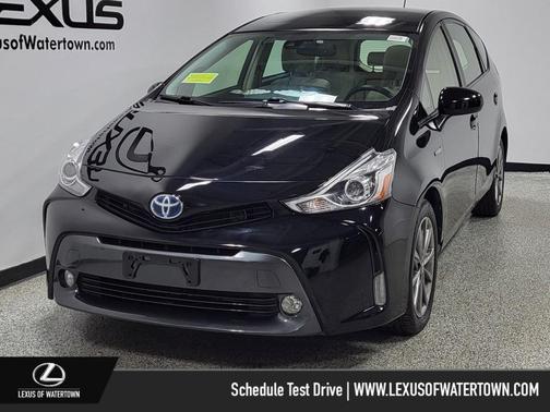 2017 Toyota Prius v Five