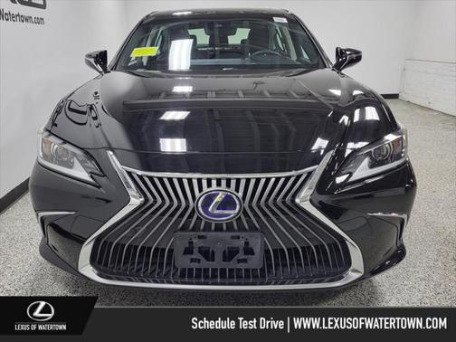 2019 Lexus ES 300h Luxury